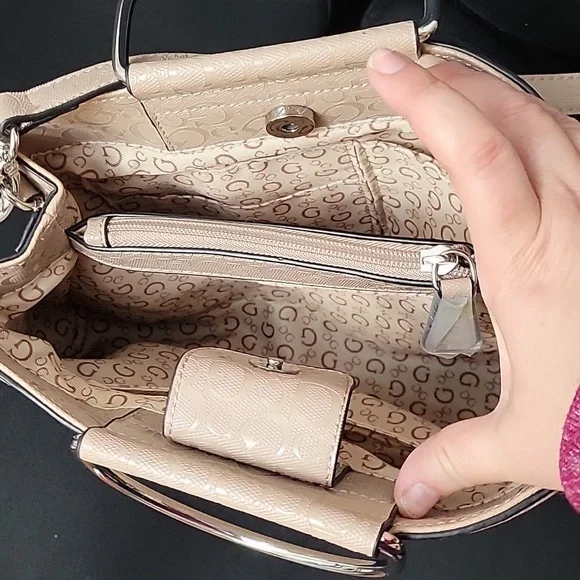 Guess Crossbody Bag - Picture 6 of 6